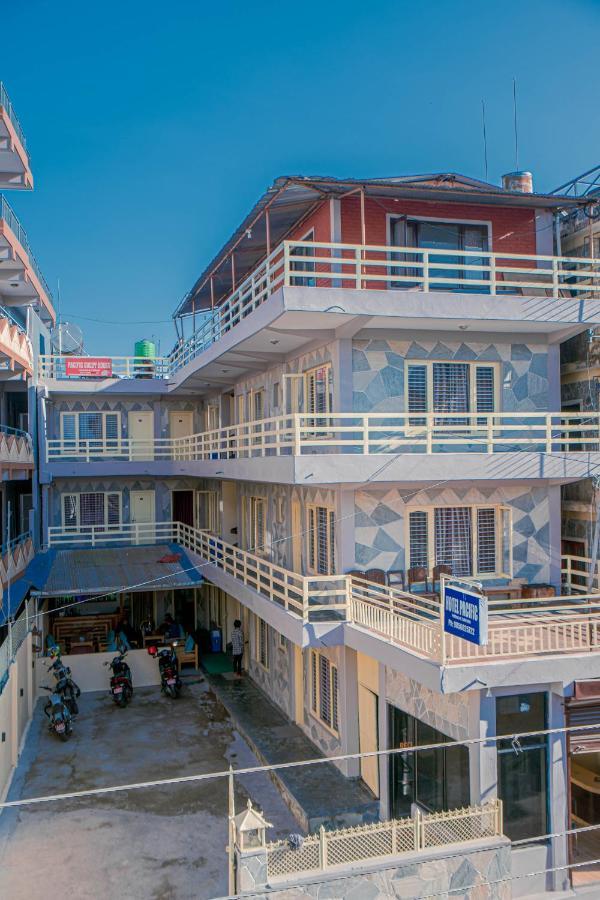 Hotel Lake Shadow Покхара Екстер'єр фото
